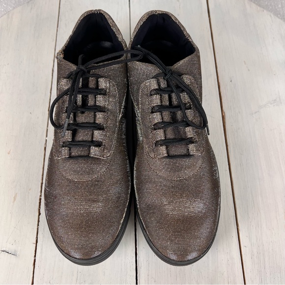 482egu Stuart Weitzman shimmery textile lace up sneakers women 7 gold si… - Picture 12 of 14